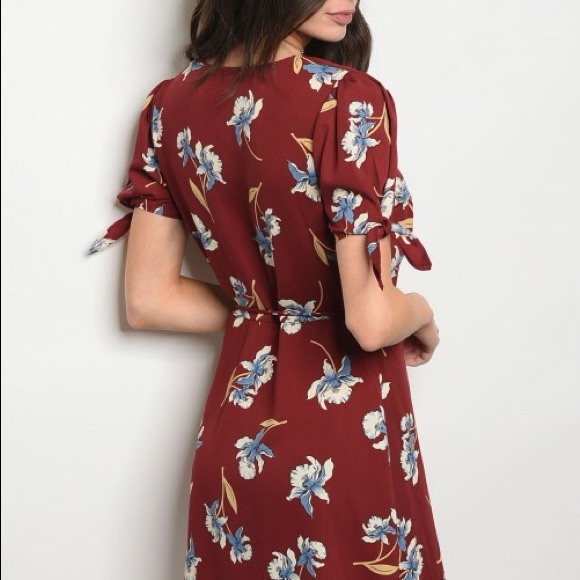 Red floral wrap dress - Picture 3 of 4